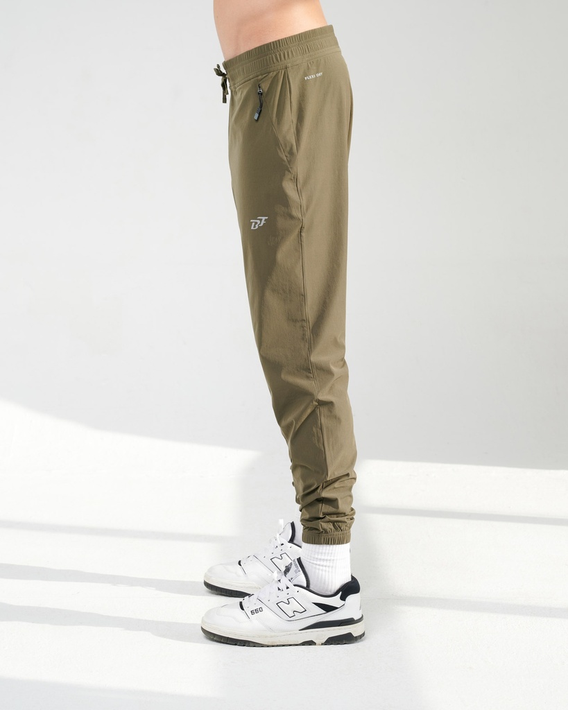 W - Ribbed charleston pants.